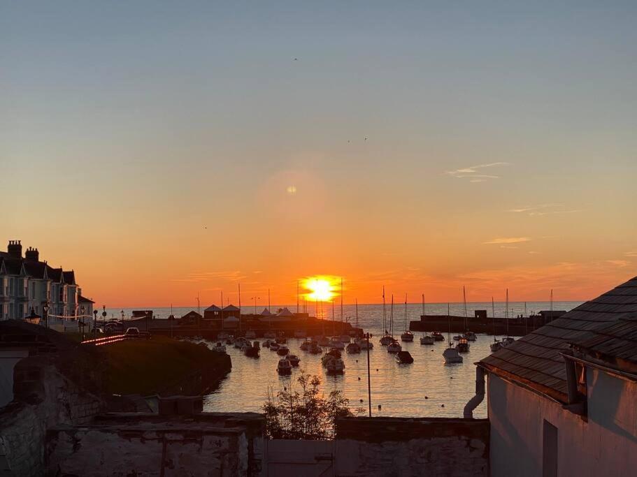 Aberaeron Island House - Panoramic Harbour Views Villa Exterior photo